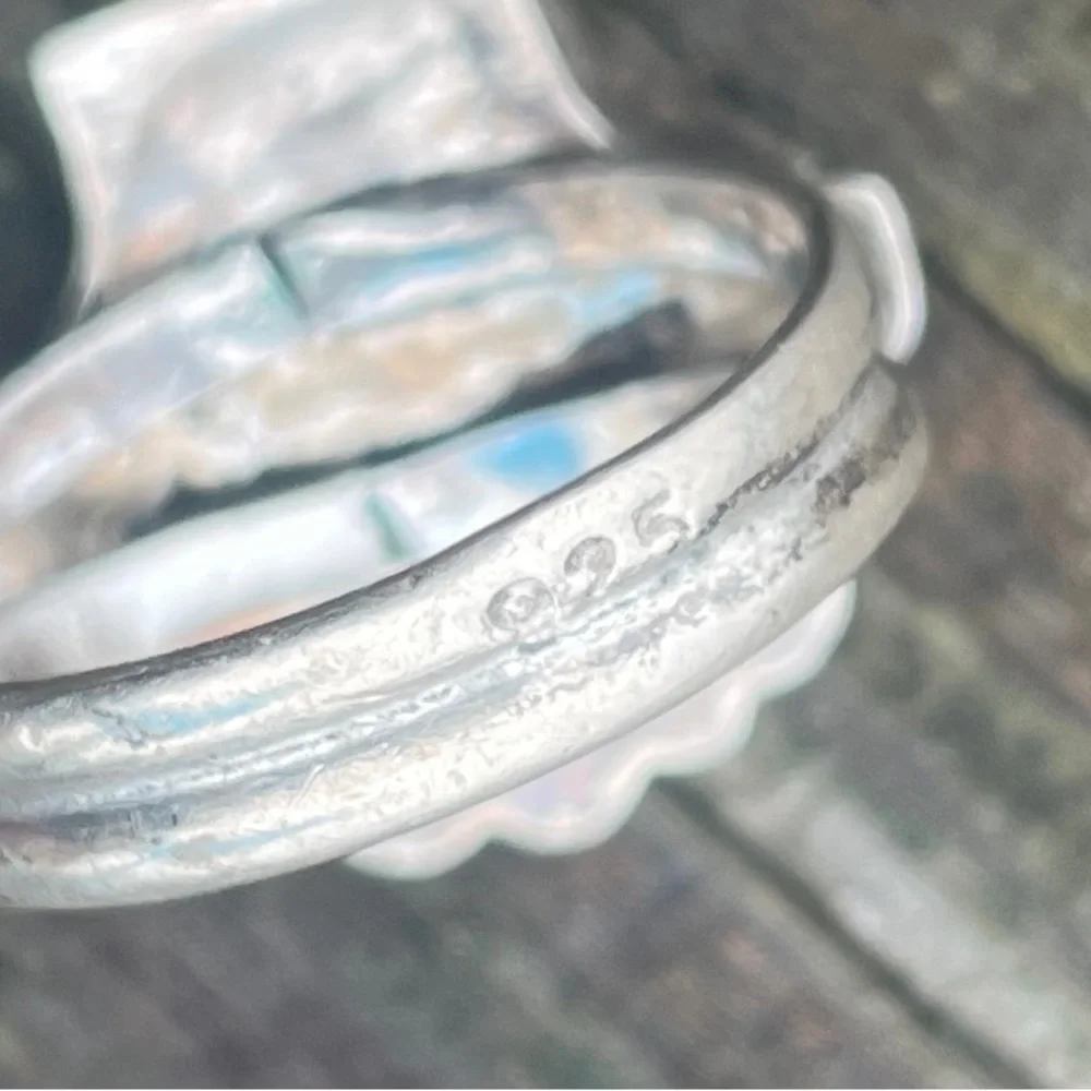 Sterling Silver Fan Ring with Black Stone - Picture 3 of 6